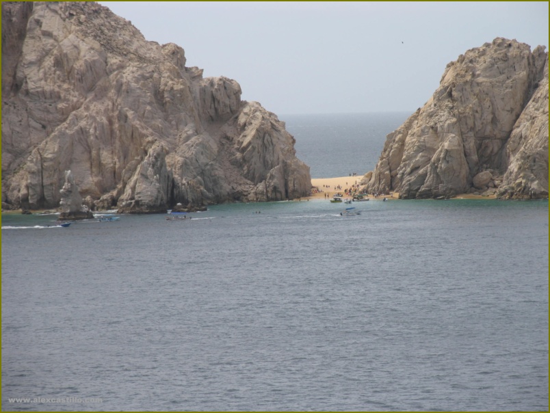 782x581 pixels (162K)